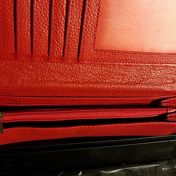 New without tag red identity stronghold wallet - Picture 2 of 3